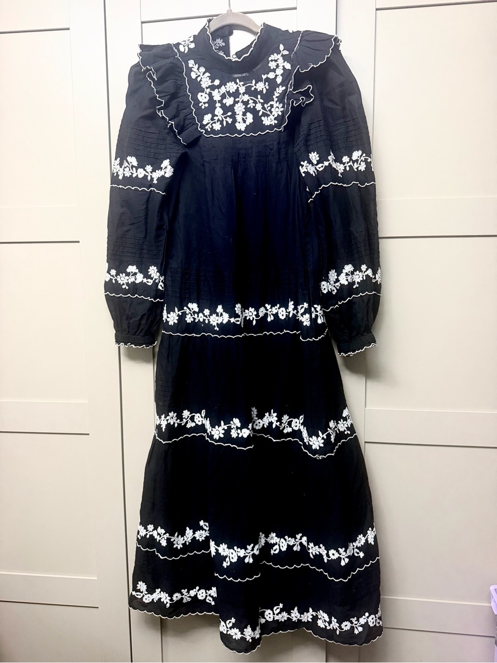Farm Rio Black Embroidered Floral Womens' Dress MEDIUM - Picture 2 of 8